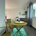 Holiday home Sea Breeze