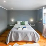 Sea Breeze Holiday home *